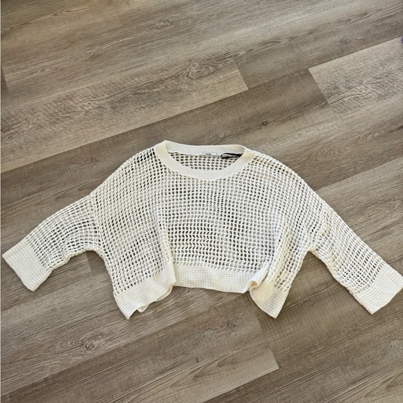 Beachy sweater - Picture 1 of 2